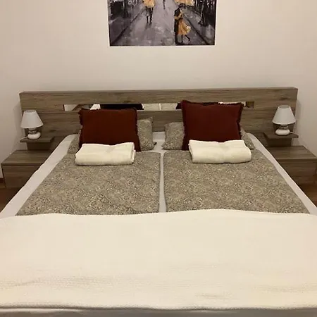 Huszar Vendeghaz Appartement Noszvaj